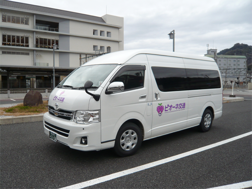 ピオーネ交通のジャンボタクシー